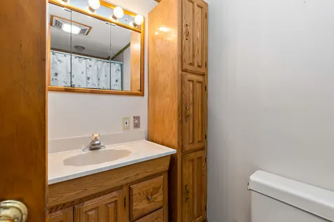 11 Woodlawn Avenue Hampton Falls NH 03844-2124