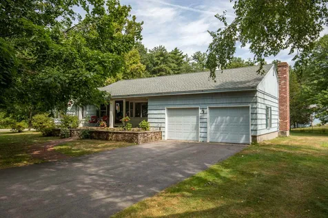 11 Woodlawn Avenue Hampton Falls NH 03844-2124