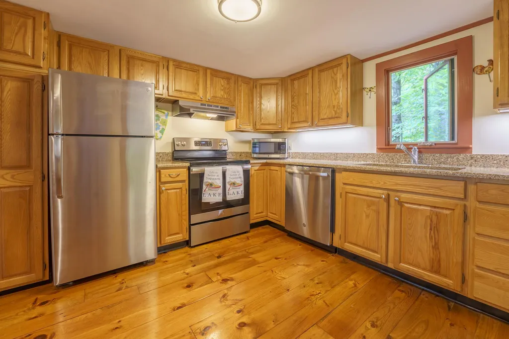 40 Westwind Shores Road Holderness NH 03245