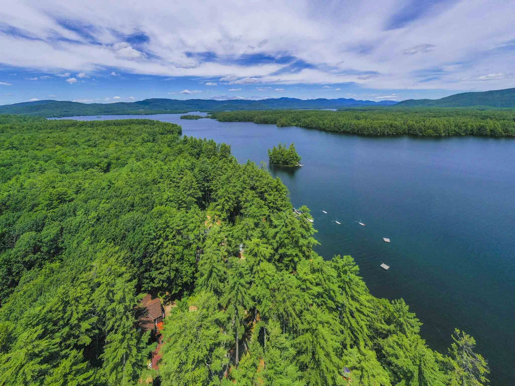 40 Westwind Shores Road Holderness NH 03245