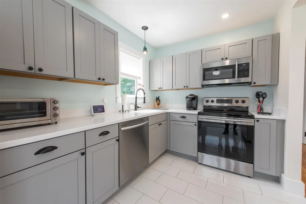 3 Broad Avenue Concord NH 03301