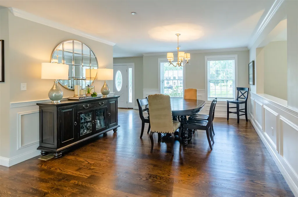 19 Brunswick Circle Pelham NH 03076