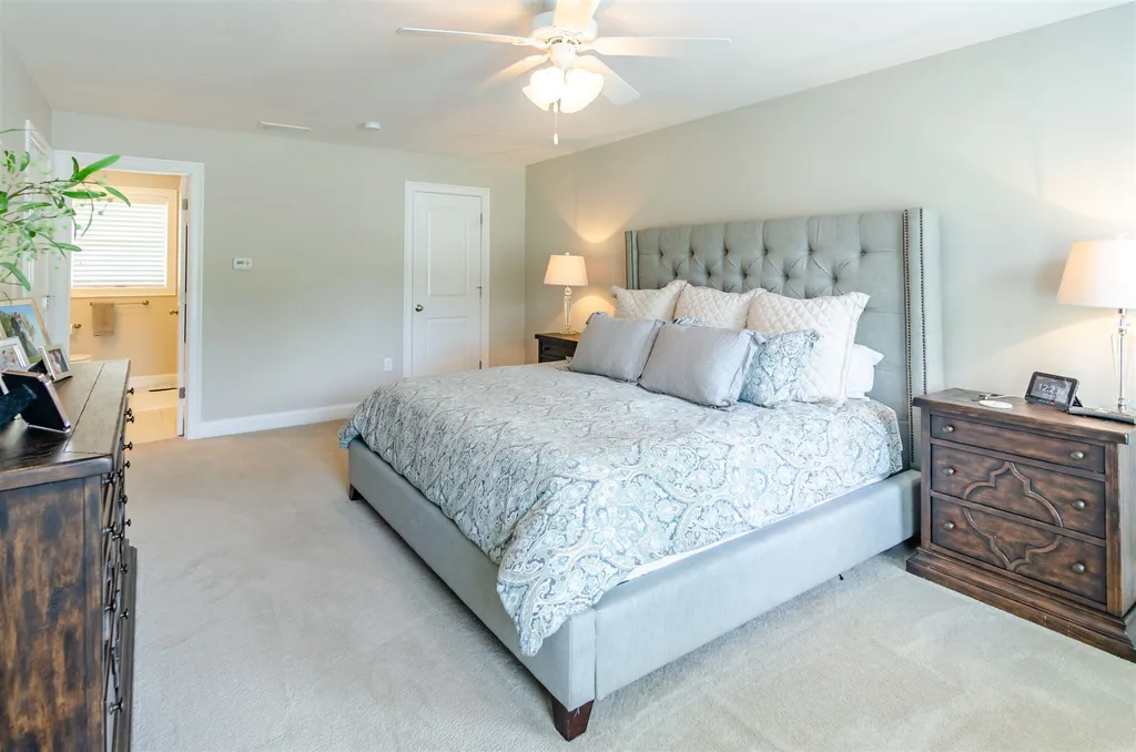 19 Brunswick Circle Pelham NH 03076