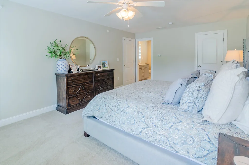 19 Brunswick Circle Pelham NH 03076