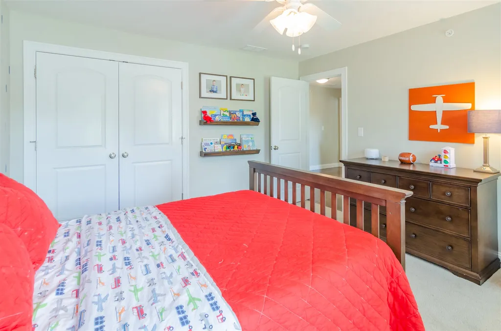 19 Brunswick Circle Pelham NH 03076