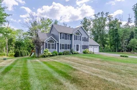 19 Brunswick Circle Pelham NH 03076