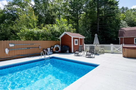 1166 Nh Route 11 Farmington NH 03835