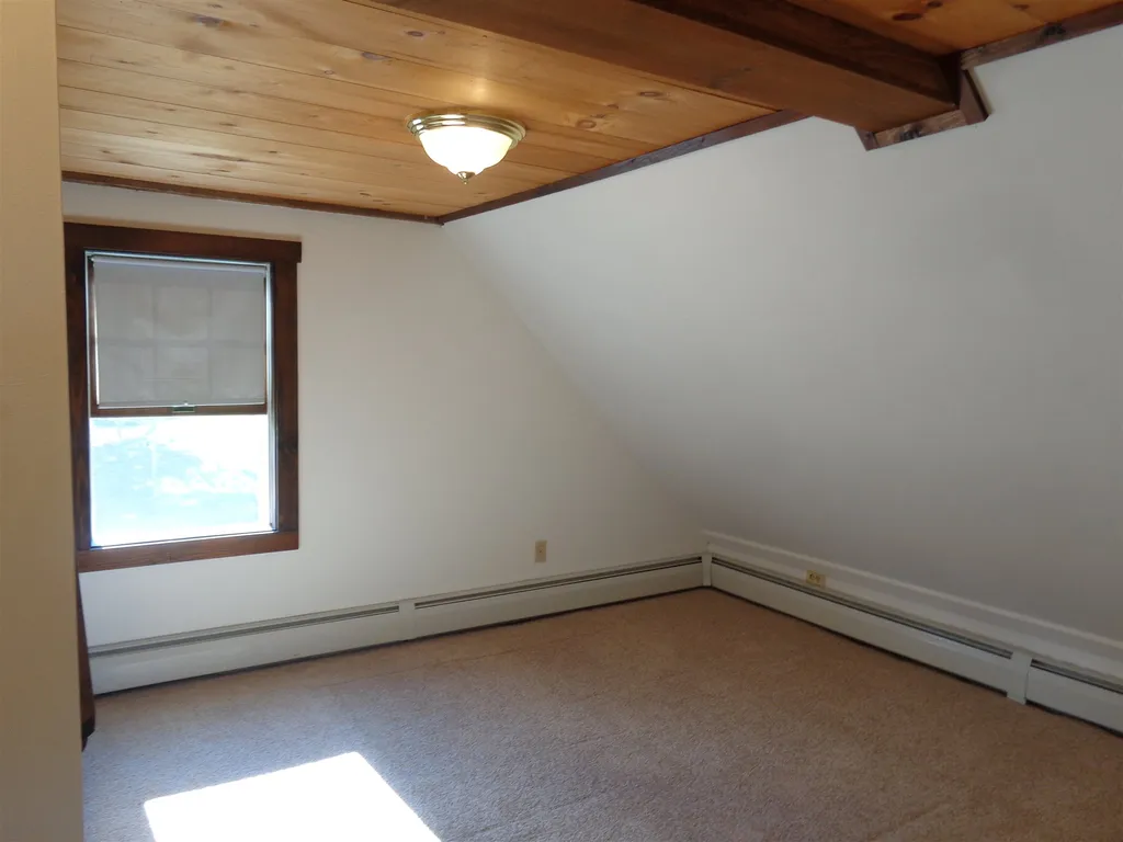 17 Grafton Road Alexandria NH 03222