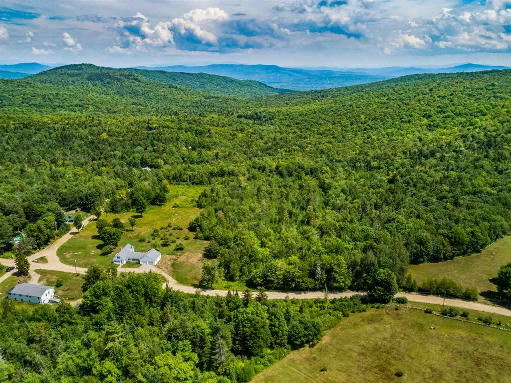 17 Grafton Road Alexandria NH 03222