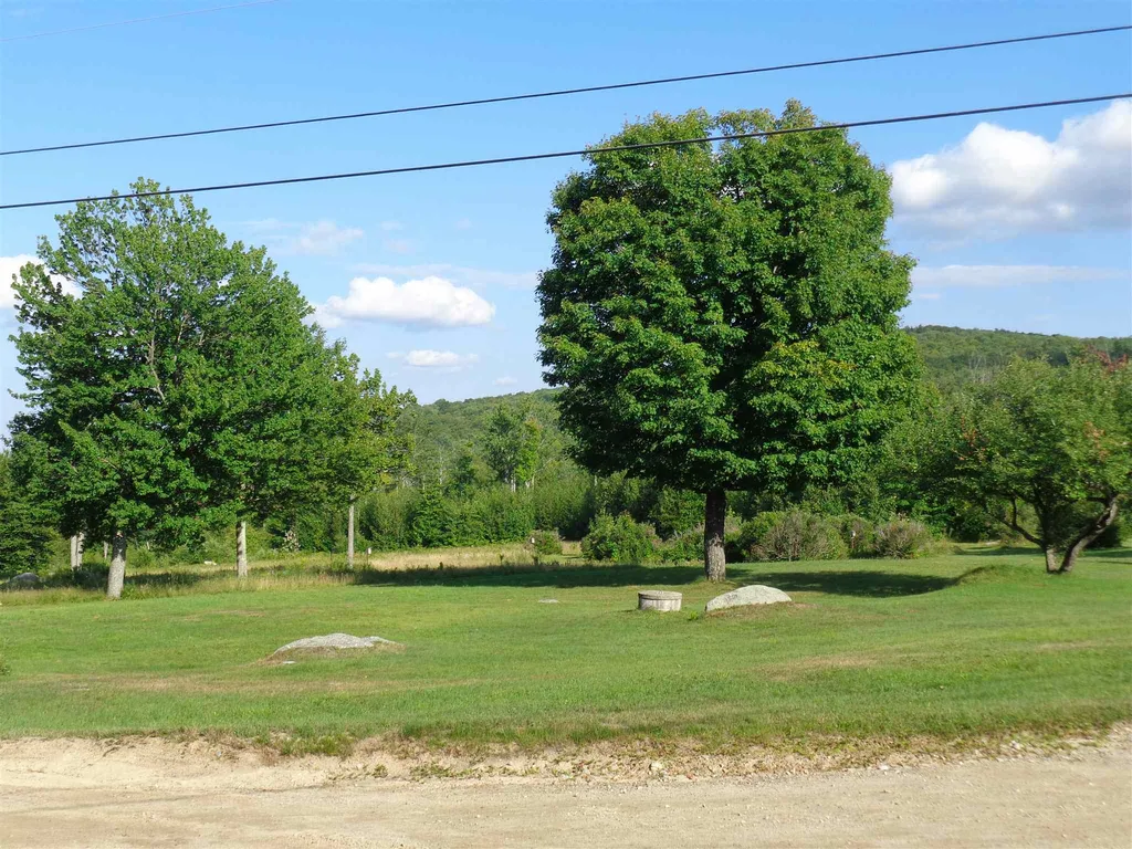 17 Grafton Road Alexandria NH 03222