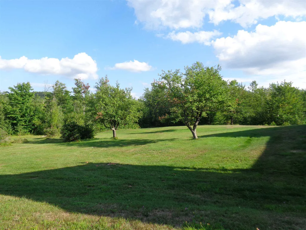 17 Grafton Road Alexandria NH 03222