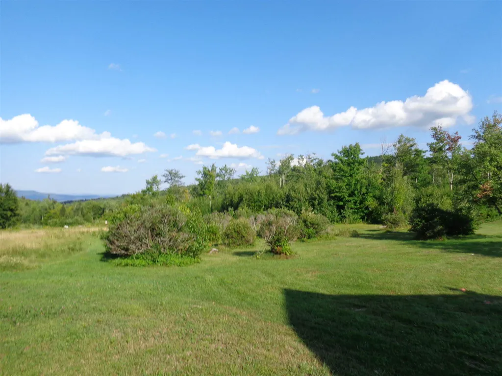 17 Grafton Road Alexandria NH 03222