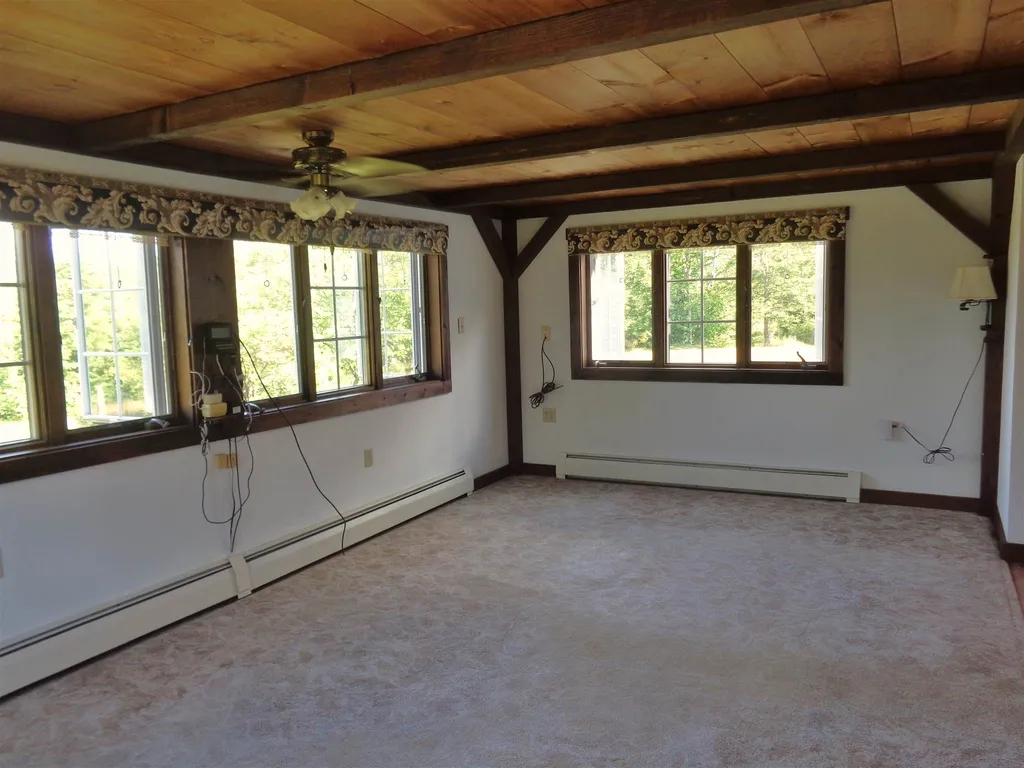 17 Grafton Road Alexandria NH 03222