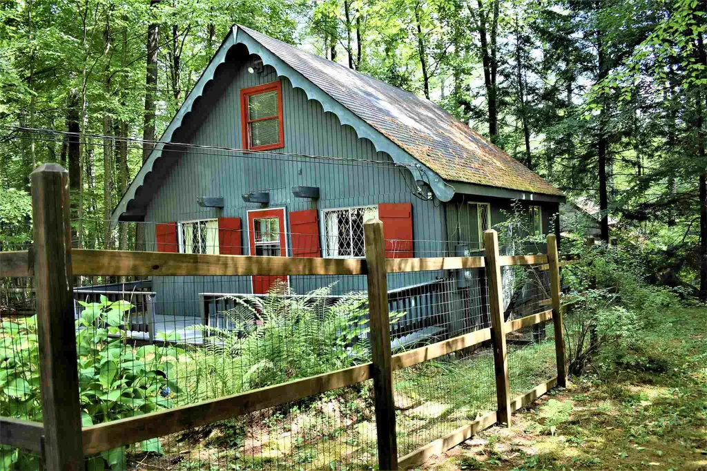 15 Autumn Road Hillsborough NH 03244