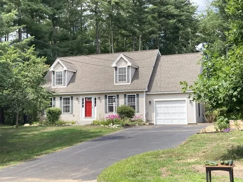 29 Old Manchester Road Raymond NH 03077