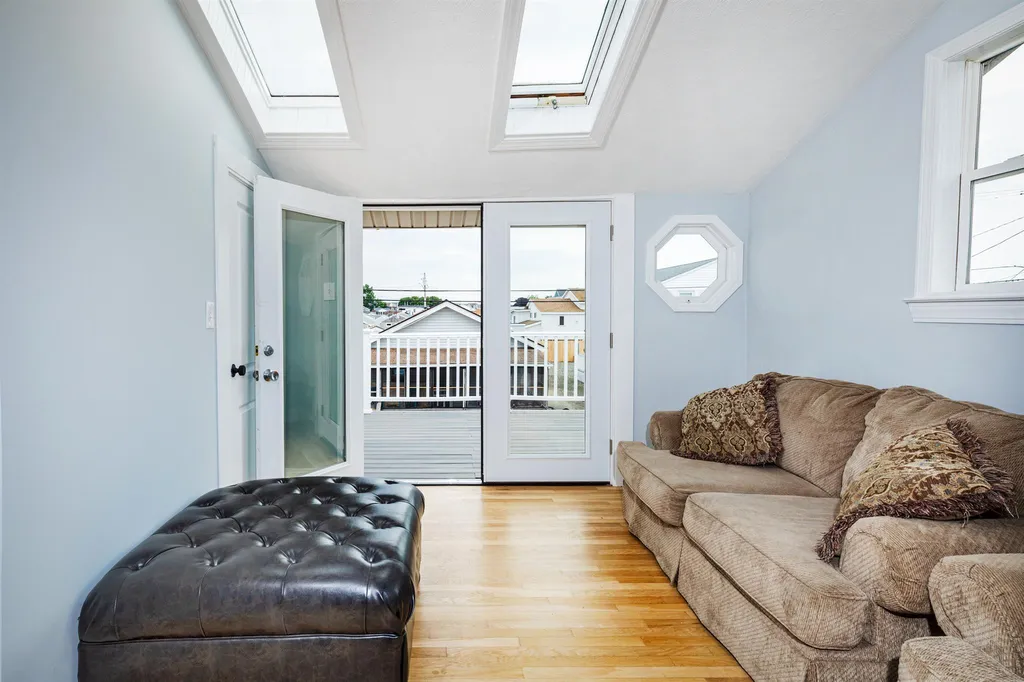 18 Perkins Avenue Hampton NH 03842