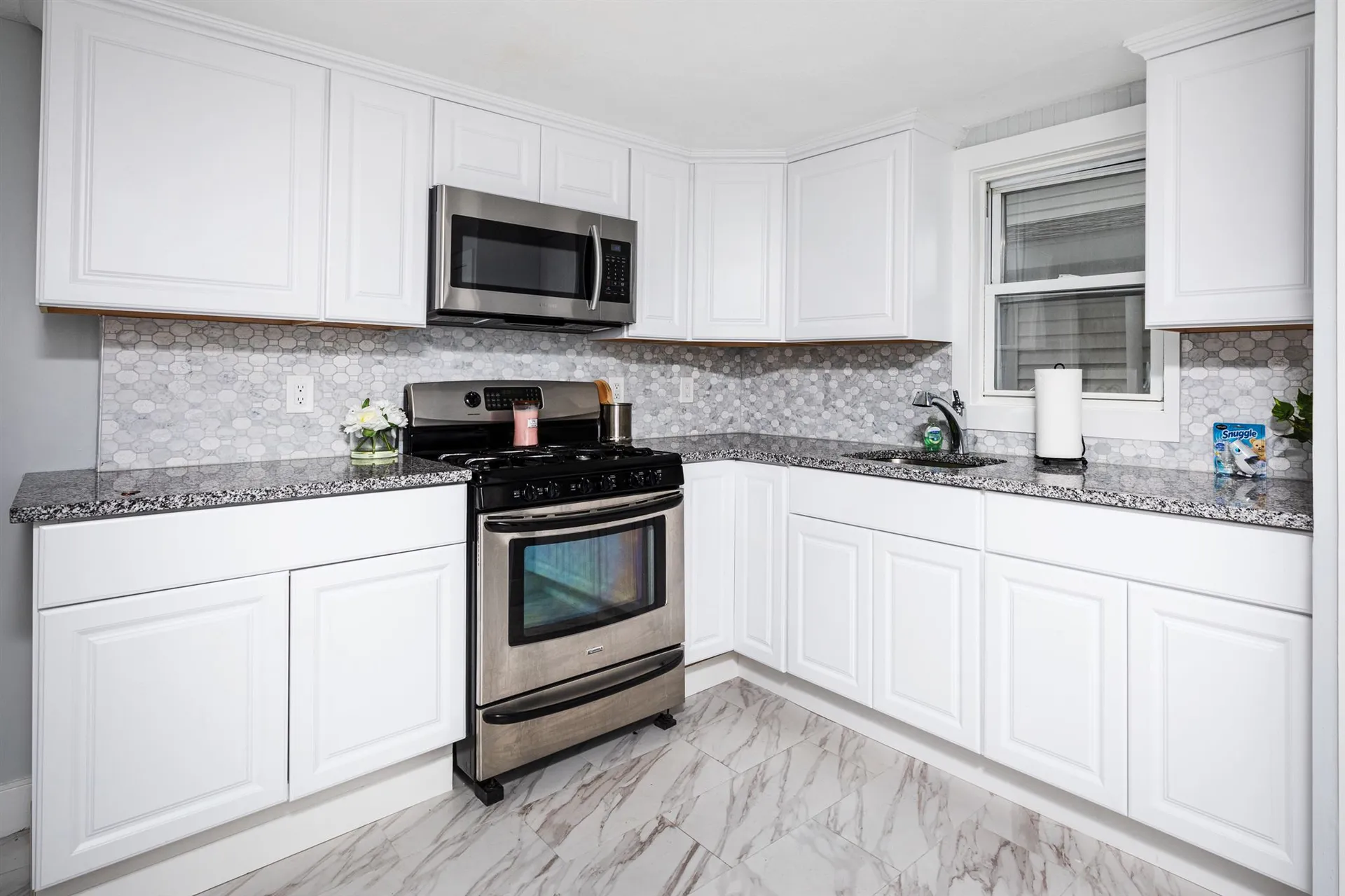 18 Perkins Avenue Hampton NH 03842