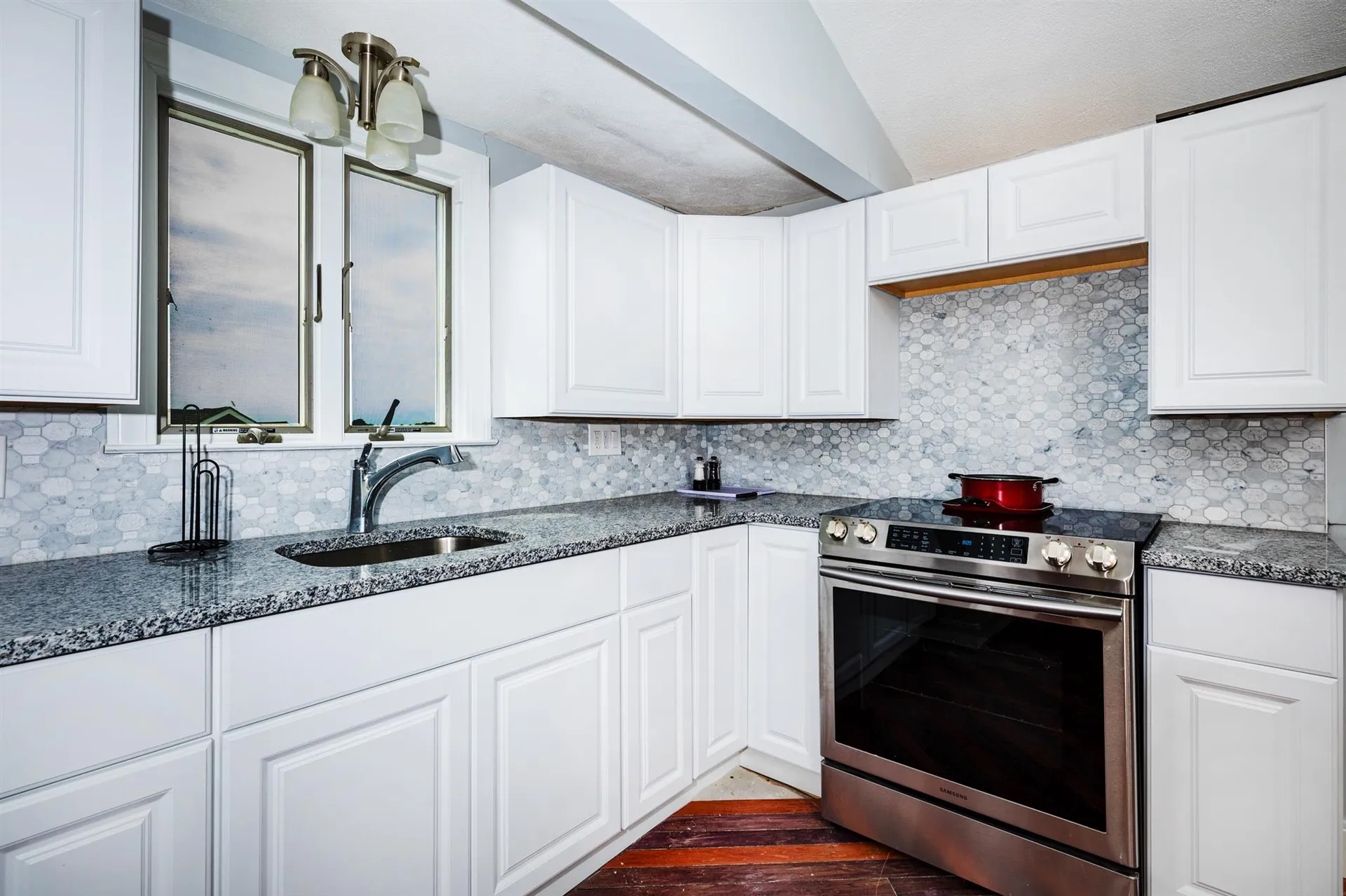 18 Perkins Avenue Hampton NH 03842