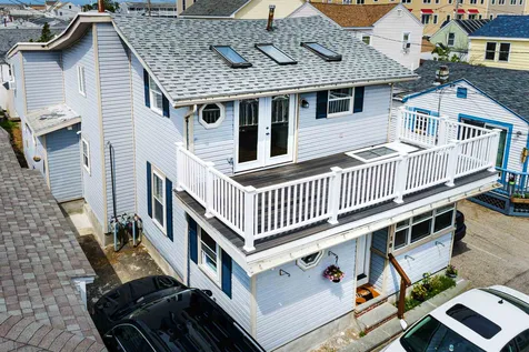 18 Perkins Avenue Hampton NH 03842