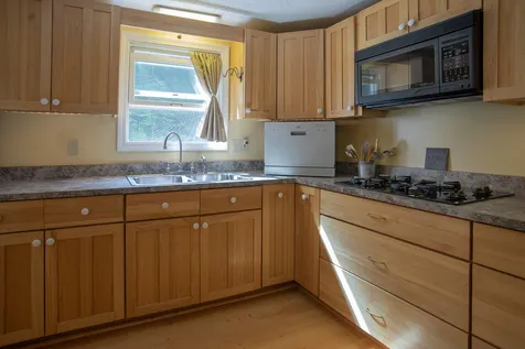 88 Duke Road Newfane VT 05345
