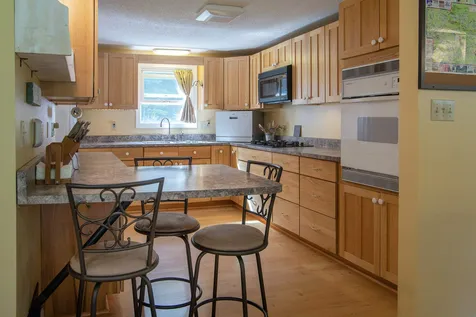 88 Duke Road Newfane VT 05345
