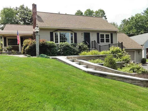 23 Gendron Street Nashua NH 03062-1690