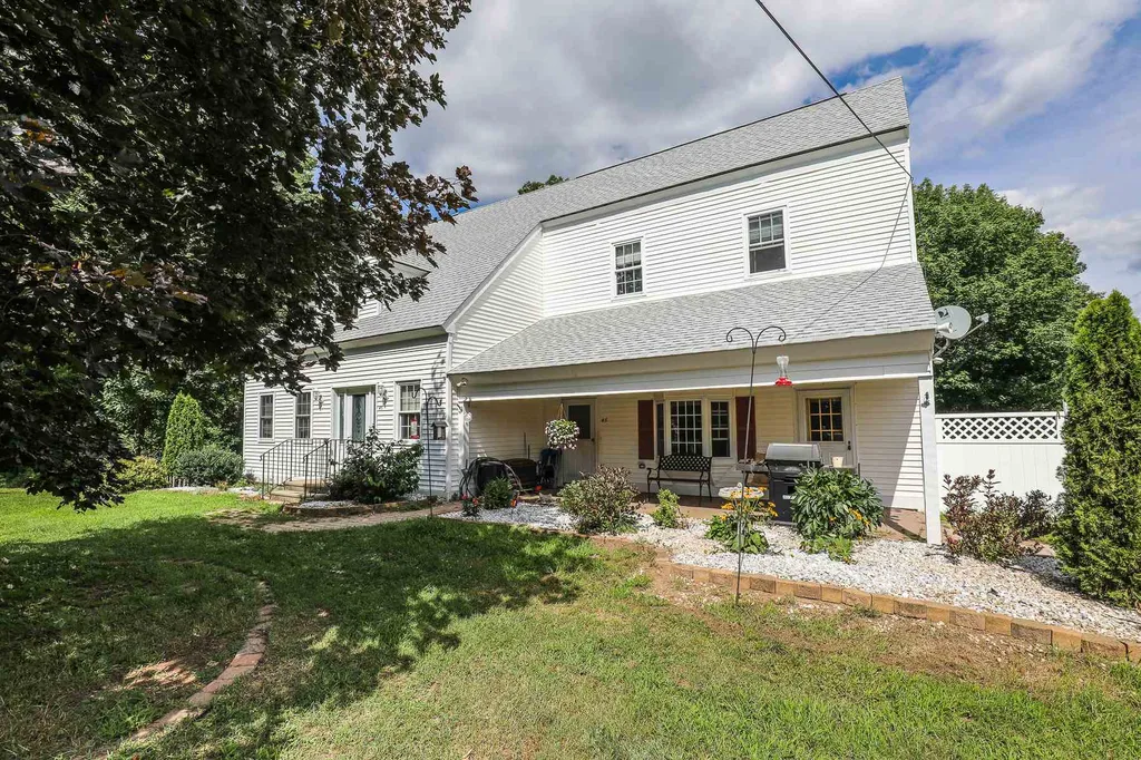 45 Lawrence Road Weare NH 03281