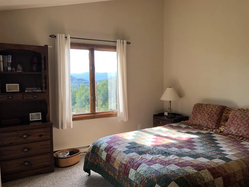 33 North Lynx Drive Warren VT 05660