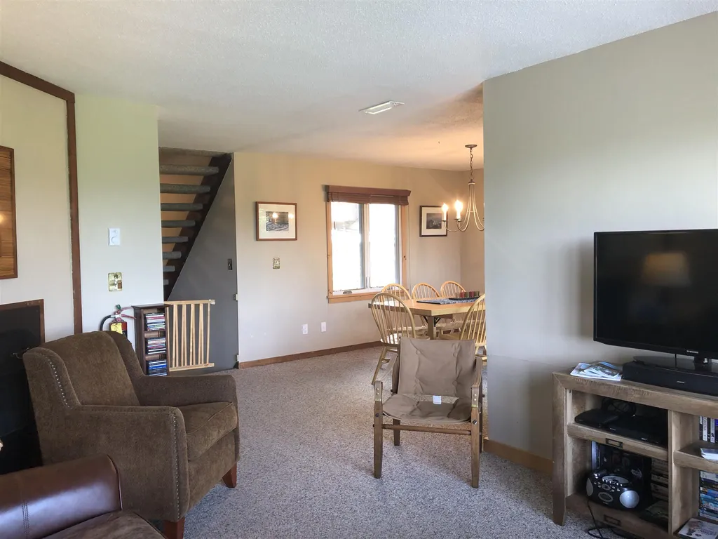 33 North Lynx Drive Warren VT 05660