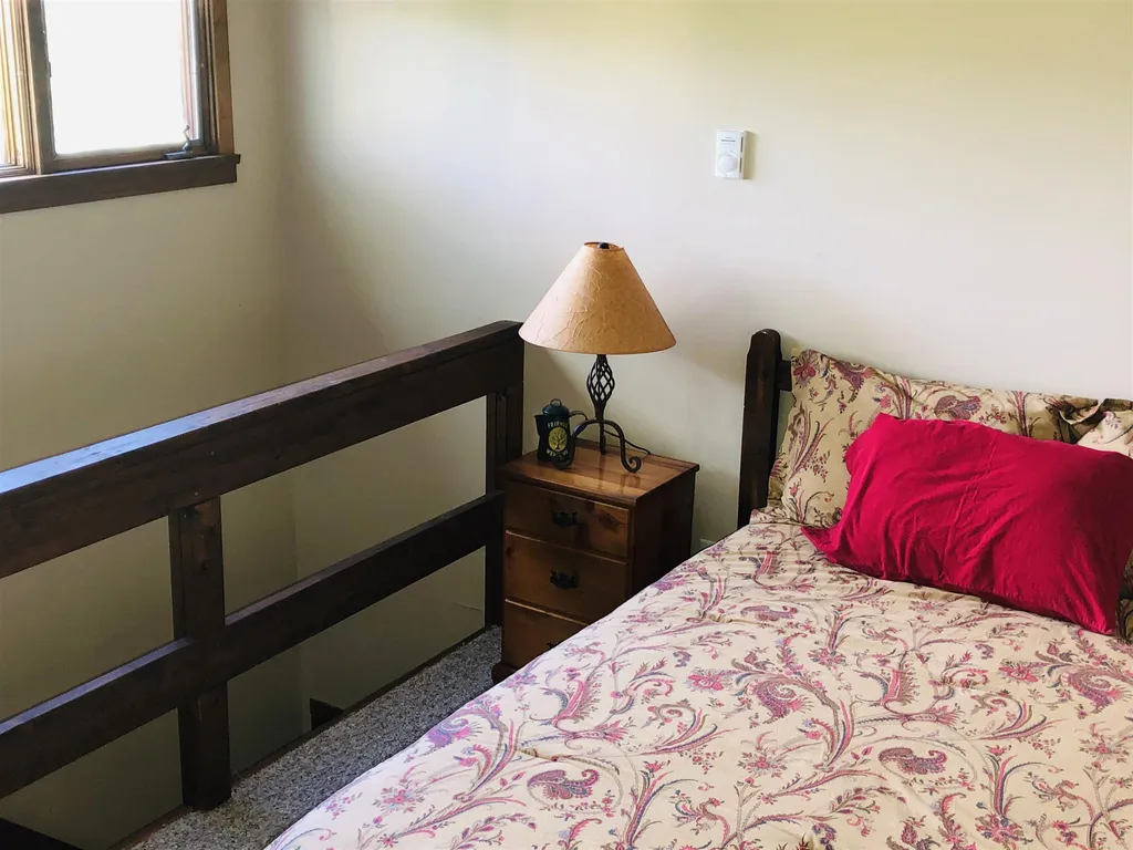 33 North Lynx Drive Warren VT 05660