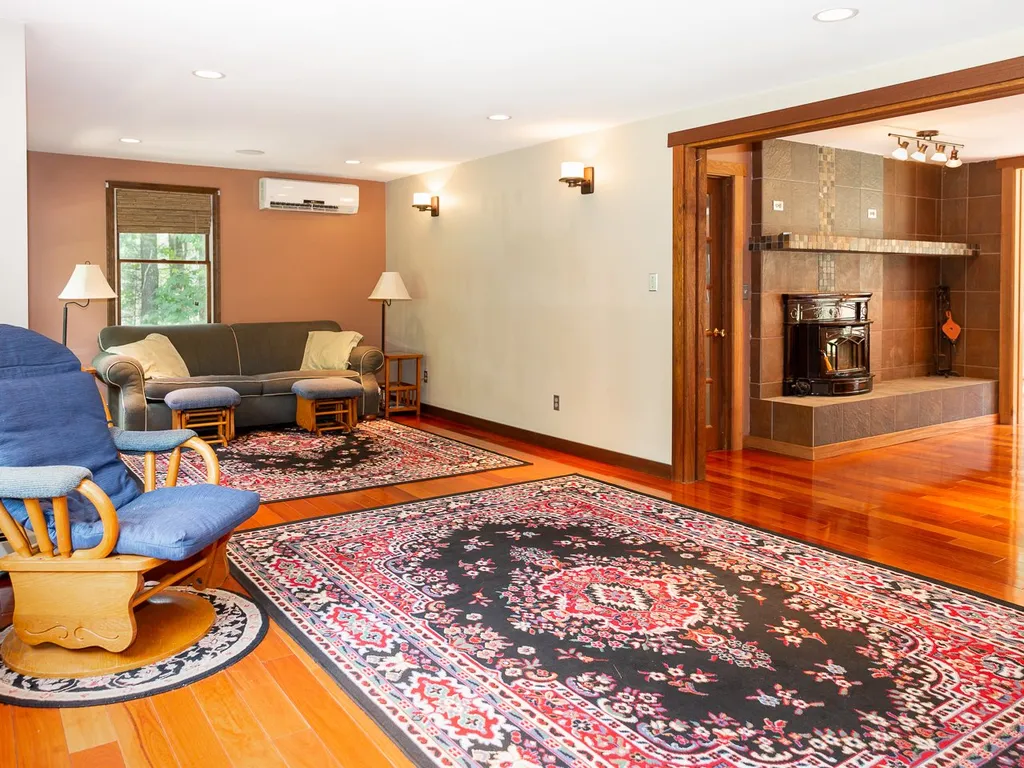 10 Hemlock Road Kensington NH 03833