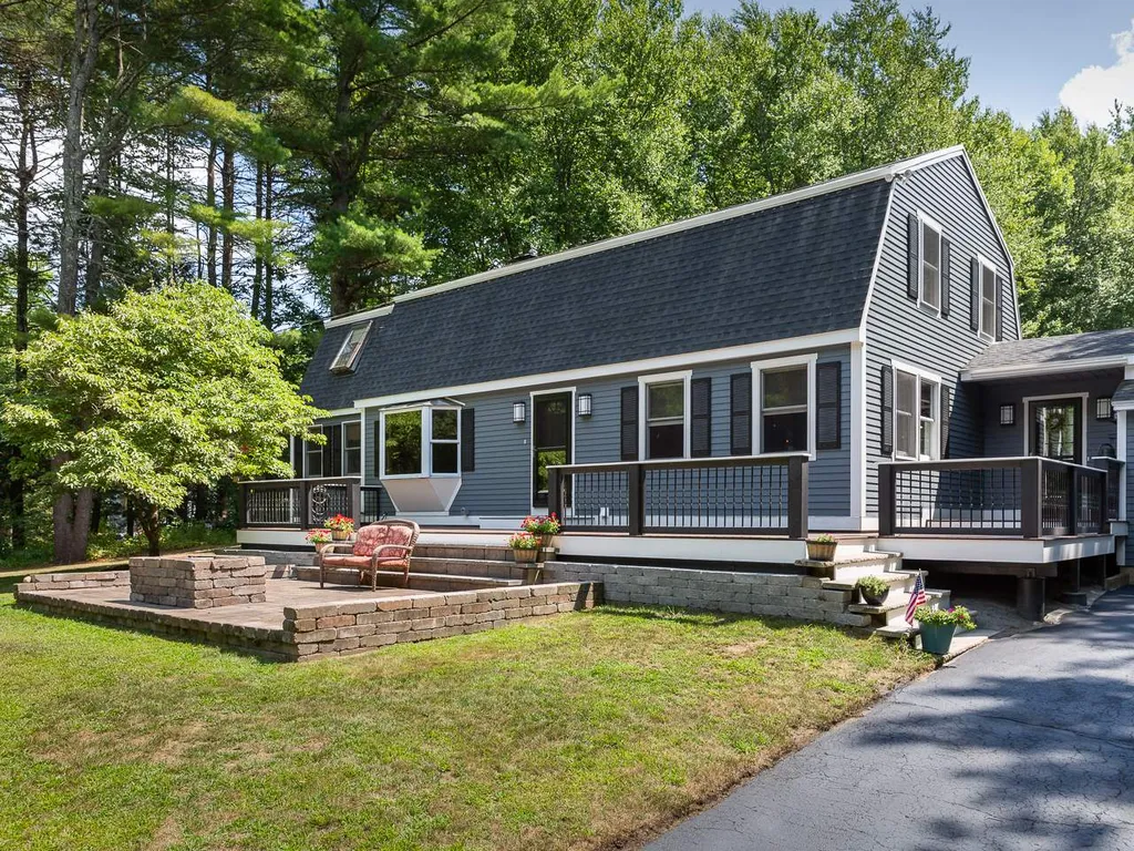10 Hemlock Road Kensington NH 03833