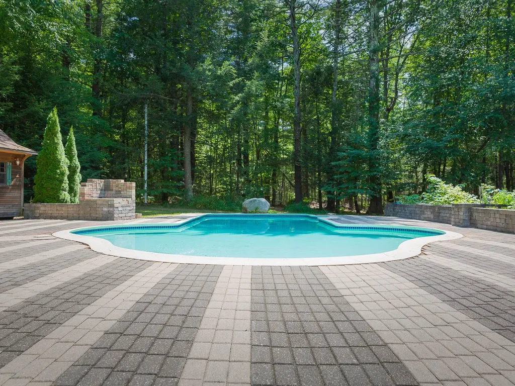 10 Hemlock Road Kensington NH 03833