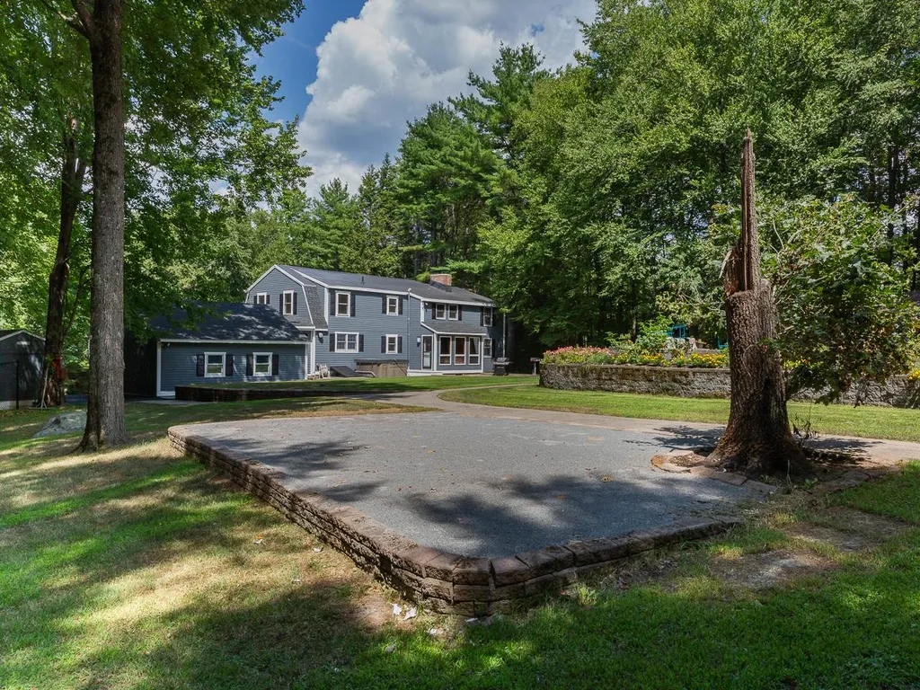 10 Hemlock Road Kensington NH 03833