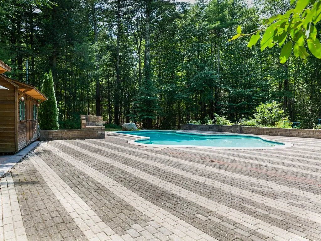 10 Hemlock Road Kensington NH 03833