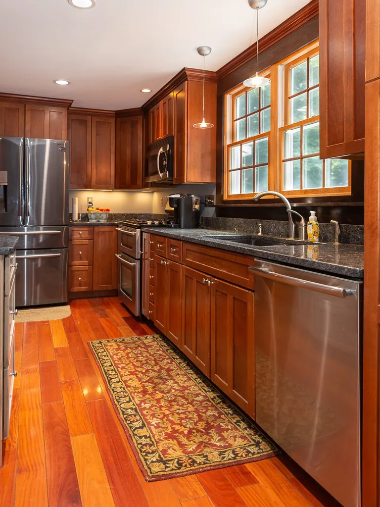10 Hemlock Road Kensington NH 03833