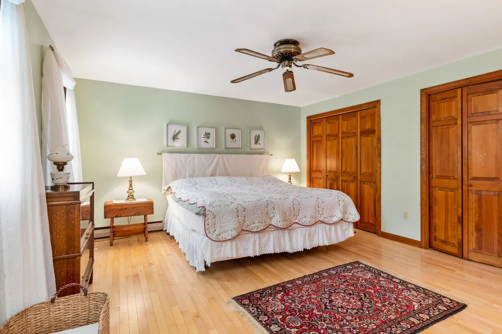 59 Forest Street Londonderry NH 03053