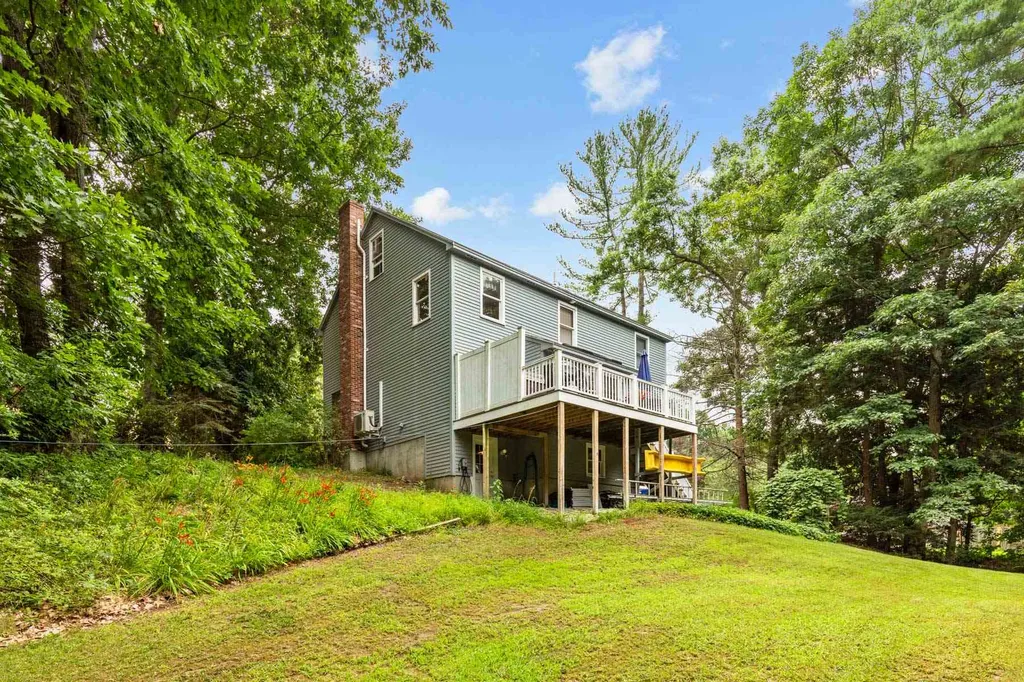 59 Forest Street Londonderry NH 03053