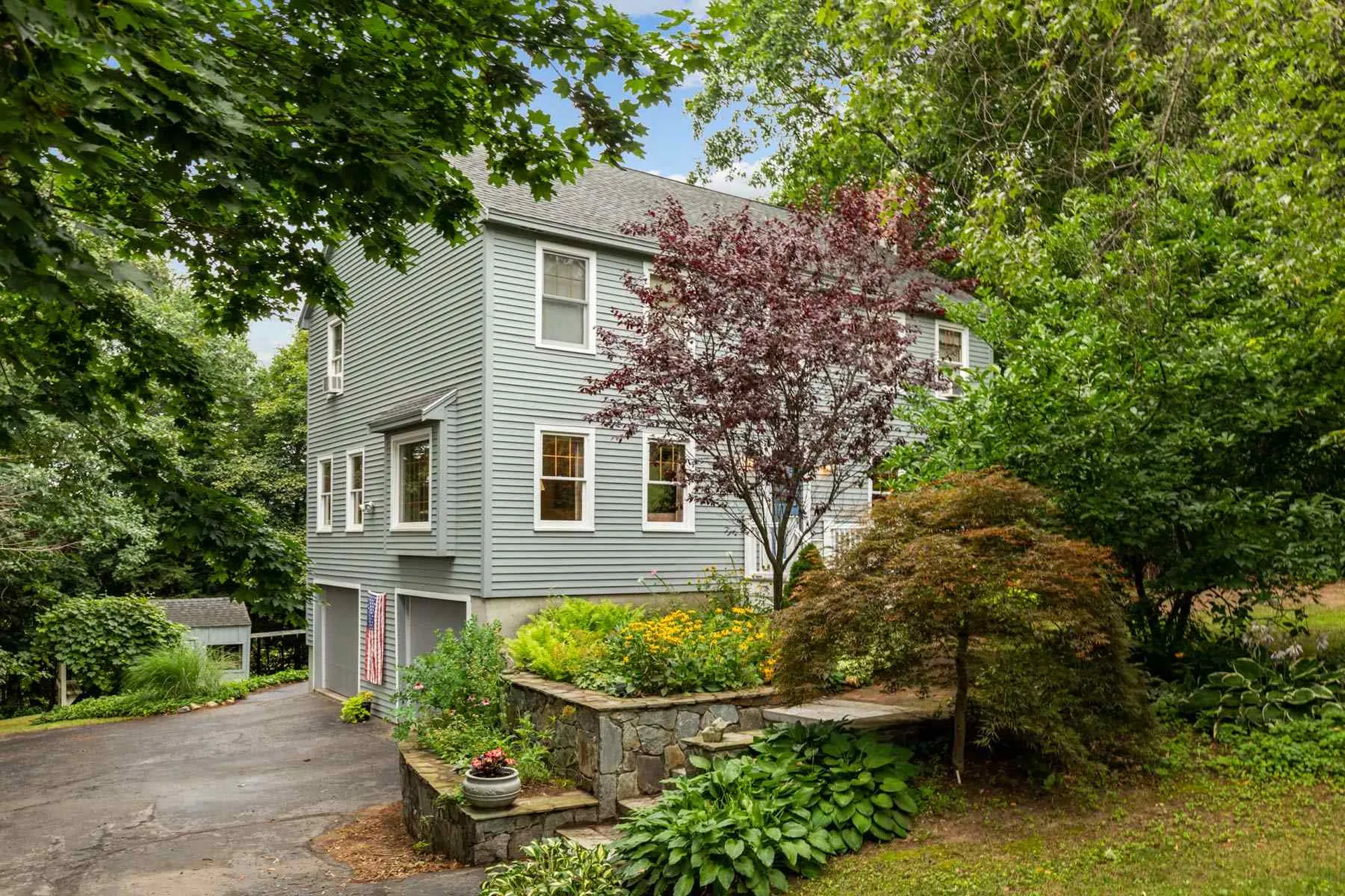 59 Forest Street Londonderry NH 03053