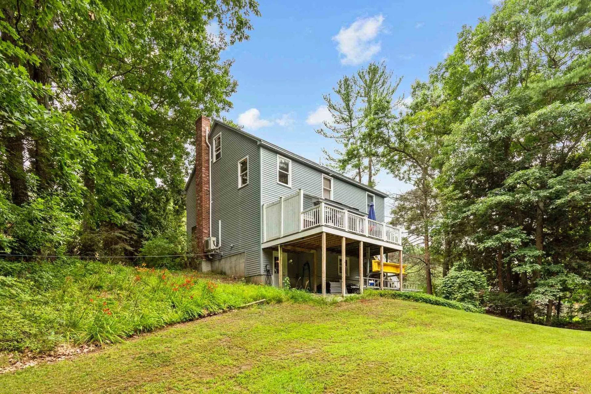 59 Forest Street Londonderry NH 03053