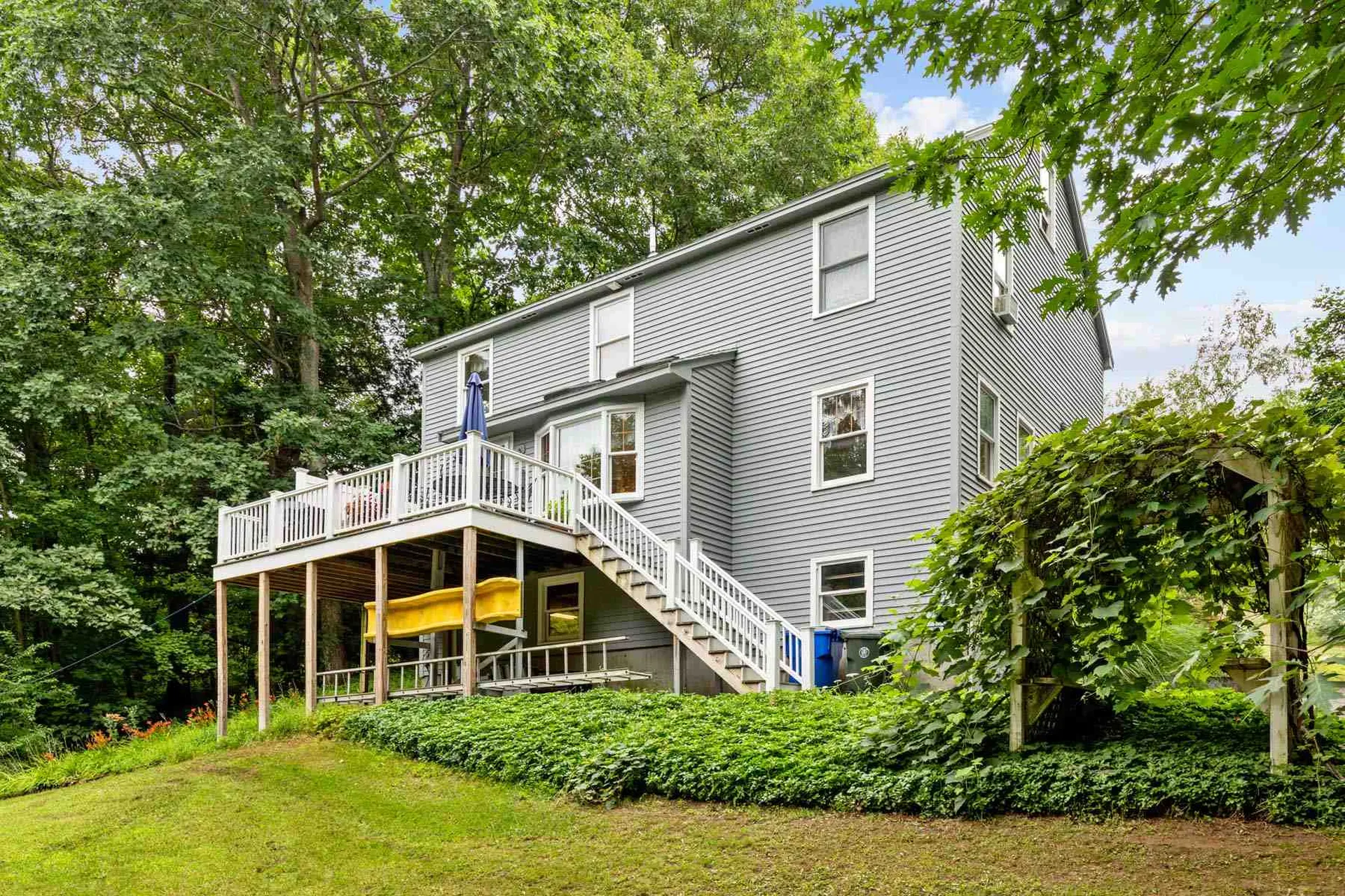 59 Forest Street Londonderry NH 03053