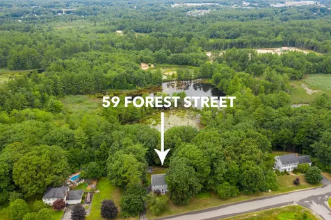 59 Forest Street Londonderry NH 03053