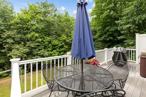 59 Forest Street Londonderry NH 03053