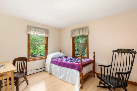 59 Forest Street Londonderry NH 03053
