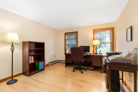 59 Forest Street Londonderry NH 03053