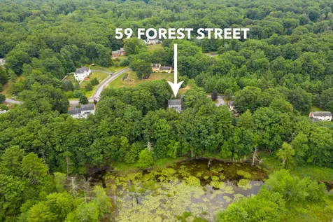59 Forest Street Londonderry NH 03053