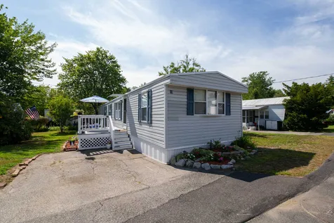 18 Eglin Boulevard Londonderry NH 03053