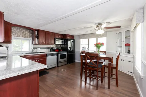18 Eglin Boulevard Londonderry NH 03053