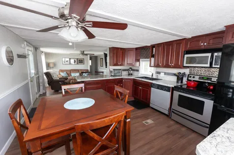 18 Eglin Boulevard Londonderry NH 03053
