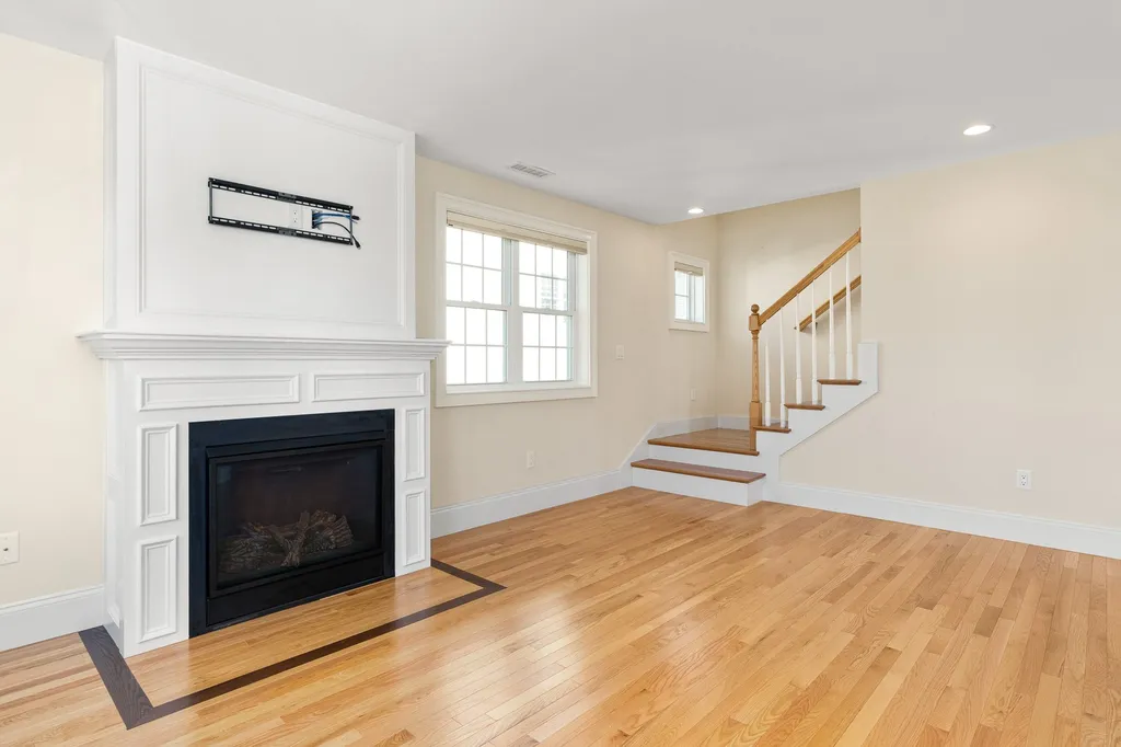 9 Thorwald Avenue Hampton NH 03842